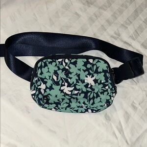 NWOT Chico’s Floral Belt Bag